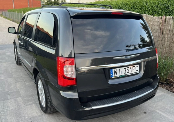 Chrysler Town &amp; Country cena 51900 przebieg: 185000, rok produkcji 2012 z Sochaczew małe 106